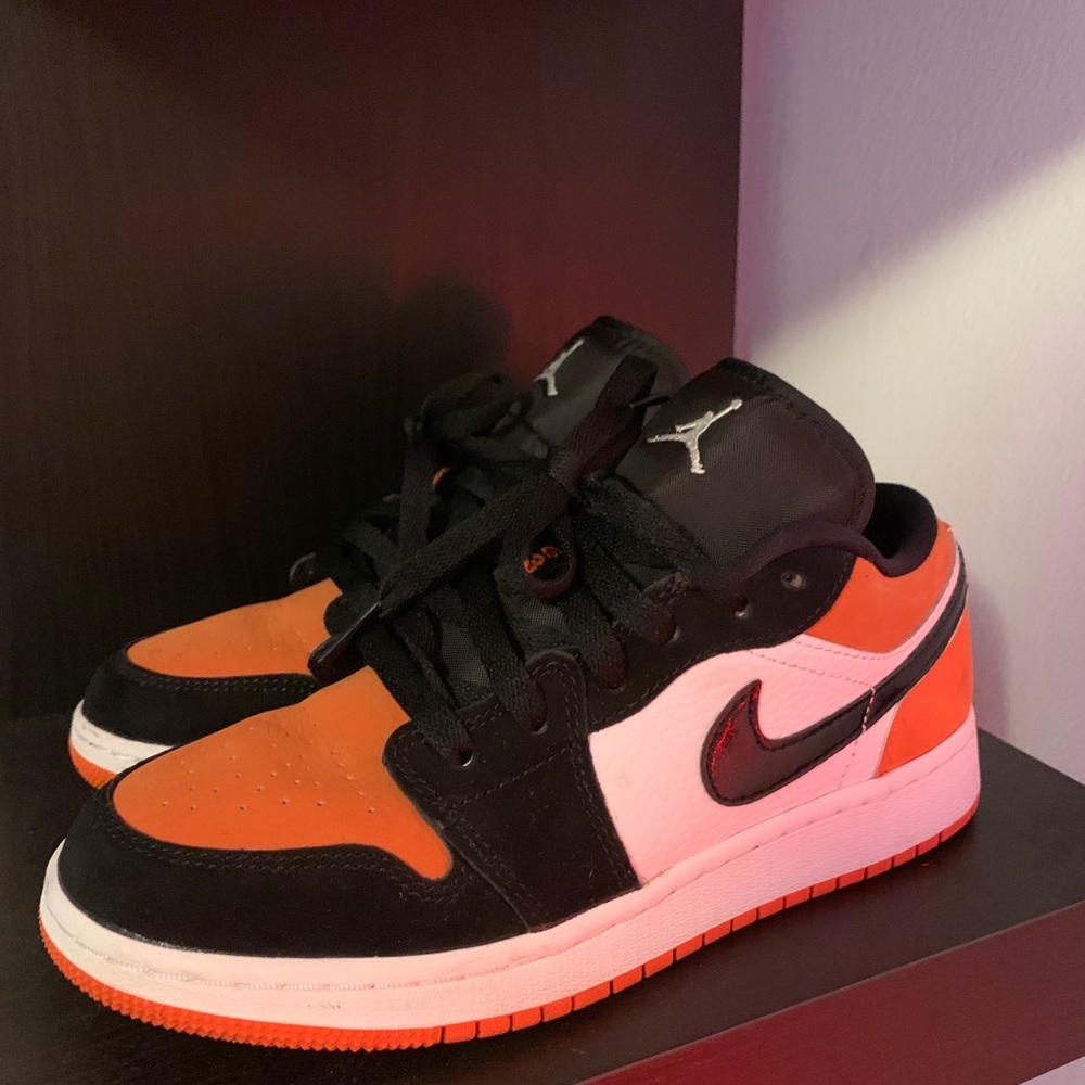 Jordan 1 Low GS shattered backboard